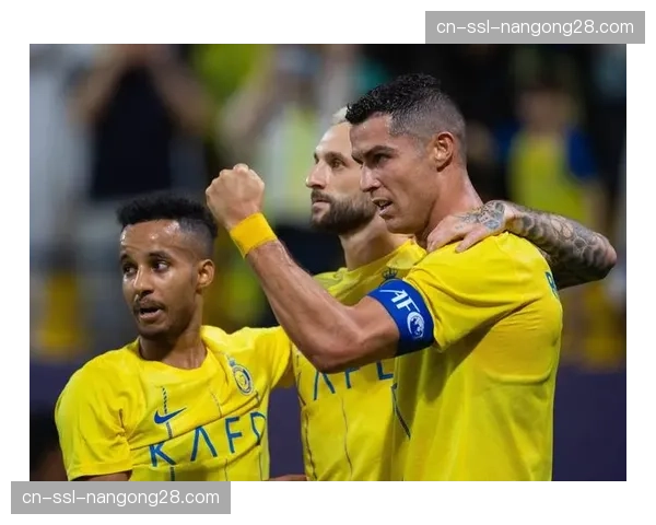 朗斯队长福法纳独家专访：谈续约停滞与可能的沙特邀约