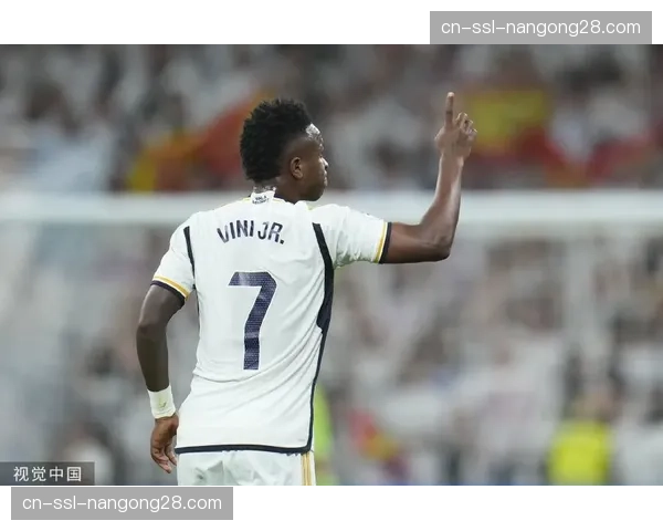 皇马2-1逆转巴塞罗那，贝林厄姆、维尼修斯各入一球