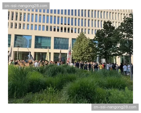 训练开放日：超过万名国米球迷来到训练基地，为球队出征伦敦送行