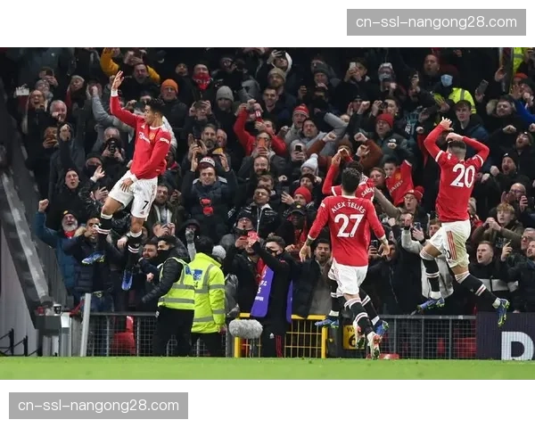 特写：贝林厄姆模仿C罗经典庆祝动作致敬传奇